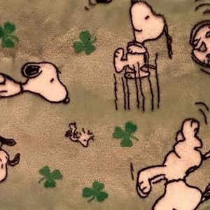 NEW! NWT Snoopy Berkshire St. Patty’s Day blanket throw shamrock Peanuts
